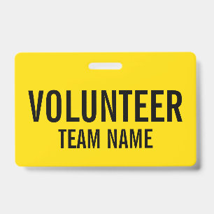 Badge Insigne volontaire jaune avec nom d'équipe person
