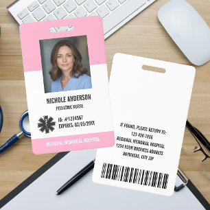 Badge Logo de la carte d'identité photo d'un employé méd