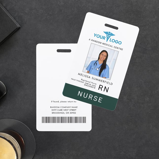Badge Logo de l'entreprise de soins de santé Code photo  (Medical Centre Employee Photo and QR Code Green ID Badge)