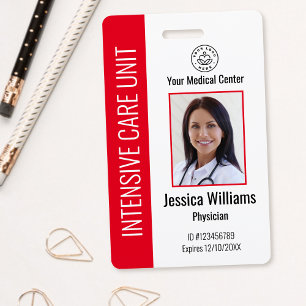 Badge Logo et photo rouge de l'employé de l'hôpital pers