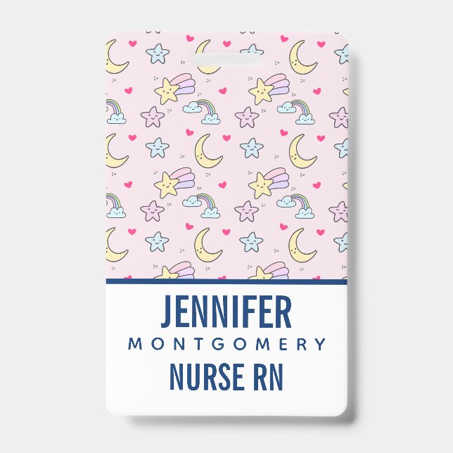 Badge Lune, étoiles et nuages Motif sur Pastel Pink (Avant)