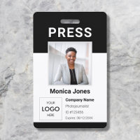 Badge professionnel avec code QR de photo de logo