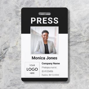 Badge professionnel avec code QR de photo de logo