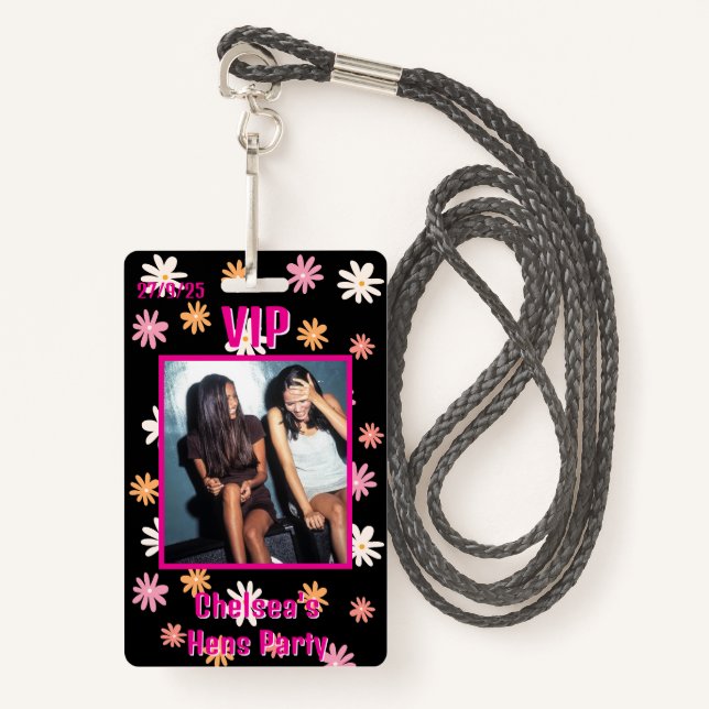 Badge Retro Black & Pink Daisy Hen Party VIP Pass (Devant avec lanière)