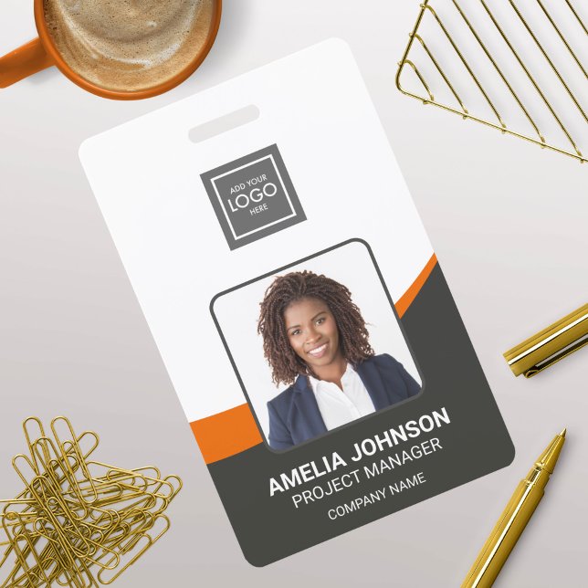 Badge simple et moderne d'ID photo de l'employé (Créateur téléchargé)