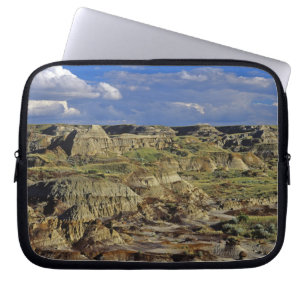 Badlands formations at Dinosaur Provincial Park 4 Laptop Sleeve