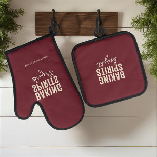 Baking Spirits Bright Burgundy Christmas Oven Mitt & Pot Holder Set