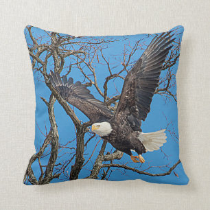 Bald Eagle taking flight Throw Pillow