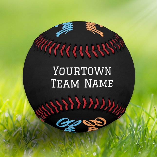 Balle De Baseball Nom de l'équipe Numéro Monogrammé Moderne Design (A stylish baseball ball to customize with a team name and number, and monogram initial)