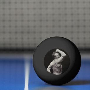 Balle De Ping Pong Une nouvelle pose par les hommes forts Eugen Sando
