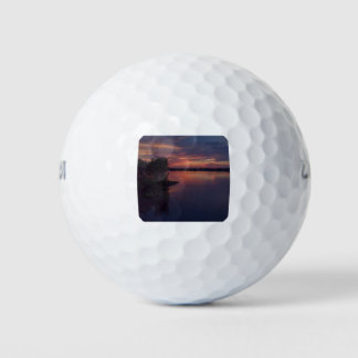 Balles De Golf Coucher de soleil spectaculaire sur la rivière Tho