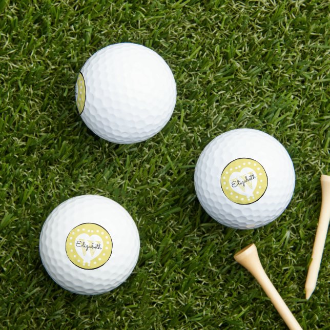 Balles De Golf LETTRE CHIC INITIALE MONogramme JaUNE COEUR BLANC (Herbe in situ)
