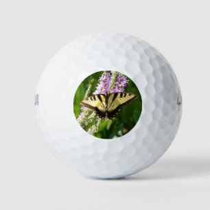 Balles De Golf Papillon à queue d'hirondelle sur des fleurs sauva