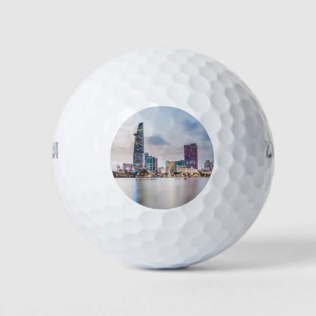 Balles De Golf Saigon (Ho-Chi-Minh-Stadt) Skyline bei Sonnenunter (Devant)