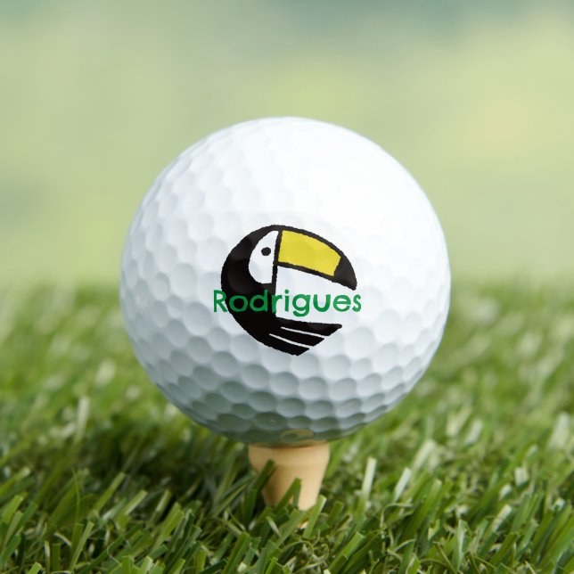 Balles De Golf Toucan golf ball (T-shirt Insitu)