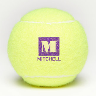 Balles De Tennis Nom initial du monogramme personnalisé pourpre