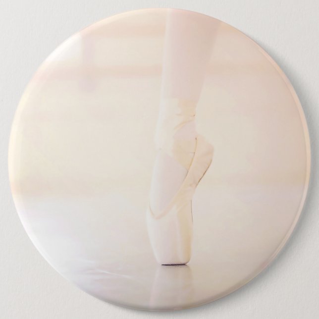 Ballet en Pointe 6 Inch Round Button (Front)