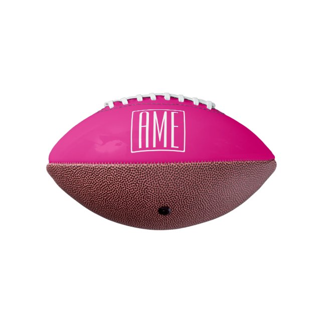 Ballon De Foot 3 Initiales Monogramme | Blanc sur rose chaud (Tourné à 270°)