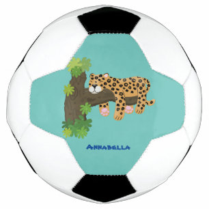 Ballon De Foot Un mignon léopard dormant dans un arbre dessin ani