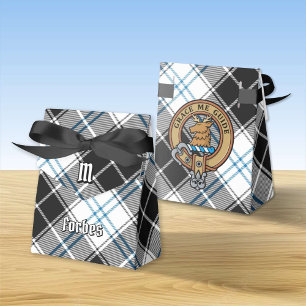Ballotins Clan Forbes Crest sur la robe Tartan