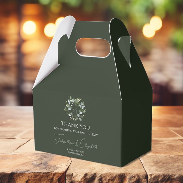 Ballotins Couronne Monogramme Eucalyptus moderne | Vert Fonc (Dark Green Modern Monogram Eucalyptus Wreath Wedding Favor Box)