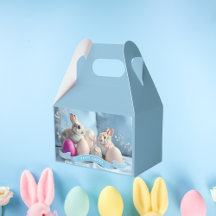 Deux lapins de Pâques et Ballotin des oeufs de Pâq