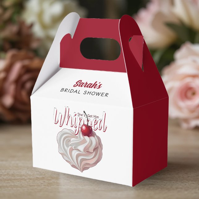 Ballotins Elle l'a fait arroser la Fête des mariées de ceris (She's Got Him Whipped Cream Cherry Bridal Shower Favor Boxes
)