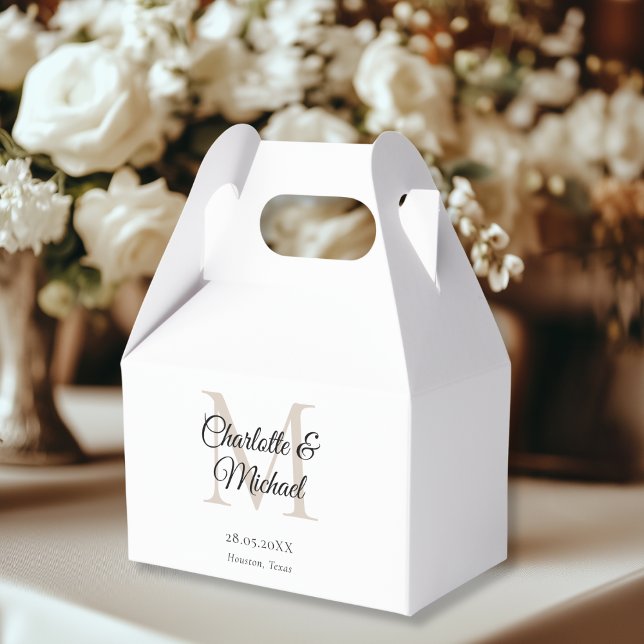 Ballotins Mariage de monogramme blanc élégant (White Elegant Monogram Wedding Favor Boxes, white, beige with your name and date.)