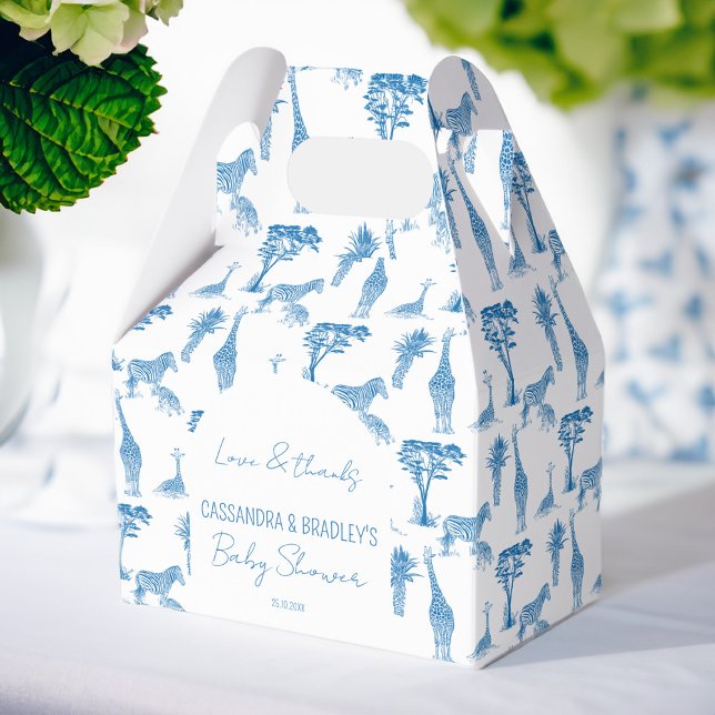 Ballotins Safari bleu toile girafe baby shower monogrammé (Safari blue toile de jouy giraffe African animals baby shower monogrammed personalized favor boxes)