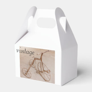 BALLOTINS UN VIEUX TRICYCLE  1928  COFFRET CADEAU