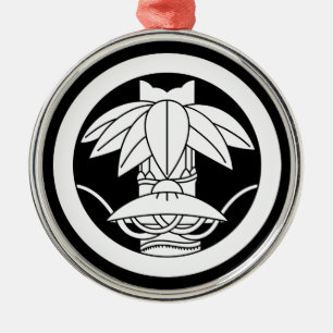 Bamboo and sedge hat in circle metal ornament