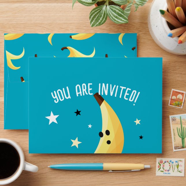 Banana peels polygon modern pattern envelope (Desk)