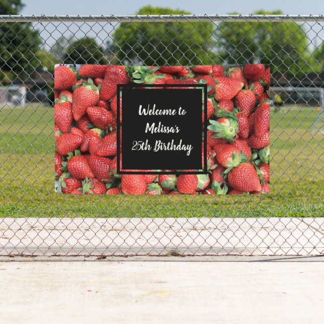 Banderoles Photo de Red Juicy Strawberries Anniversaire (En situation)