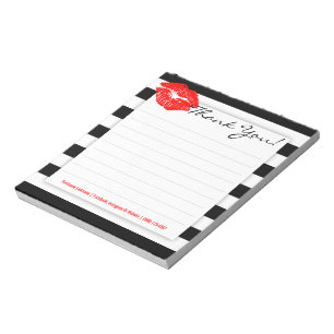 Bandes noires et blanches et bloc-notes à lèvres r
