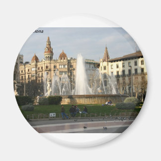 Barcelona--Plaza--Catalunya--[kan.k].JPG Magnet
