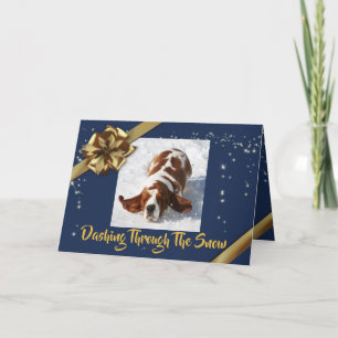 Basset en neige sur la carte de Noël