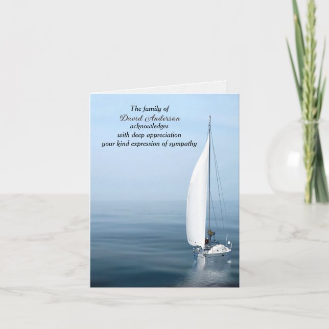 Bateau à voile sur l'eau pour la Carte de remercie (Devant)