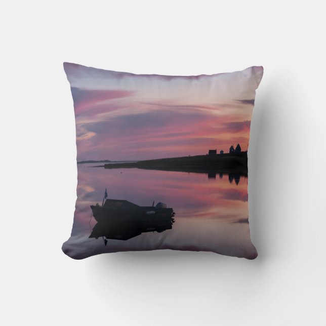 Bateau au lever de soleil throw pillow (Front)