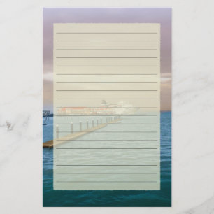 Bateau de croisière à la papeterie rayée par