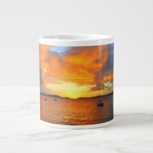 Bateaux à voile à Golden Sunset Mug