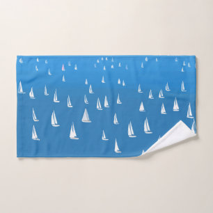 Bateaux à voile en mer bleu profond - Regatta Bate