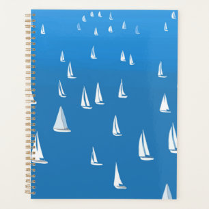 Bateaux à voile en mer bleu profond - Regatta Bate