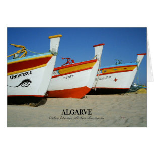 Bateaux de pêche sur la plage de l'Algarve Photo