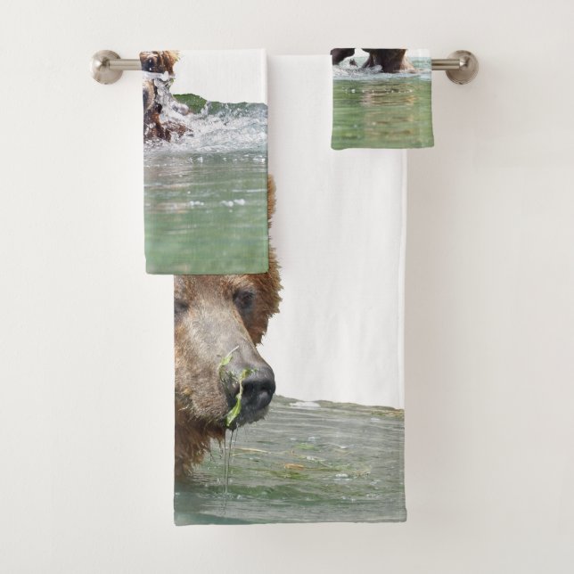 Bathroom towel set w/ grizzly bears and cubs (Insitu)