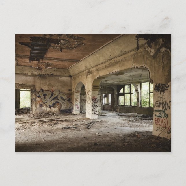 Bâtiment abandonné gauche à la carte postale (Devant)