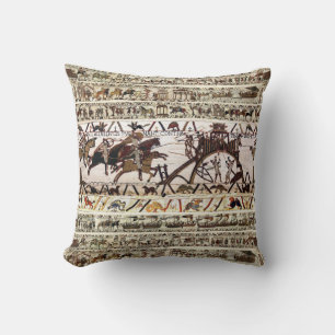 BAYEUX TAPESTRY SIEGE OF DINAN ,ATTACK TO CASTLE THROW PILLOW