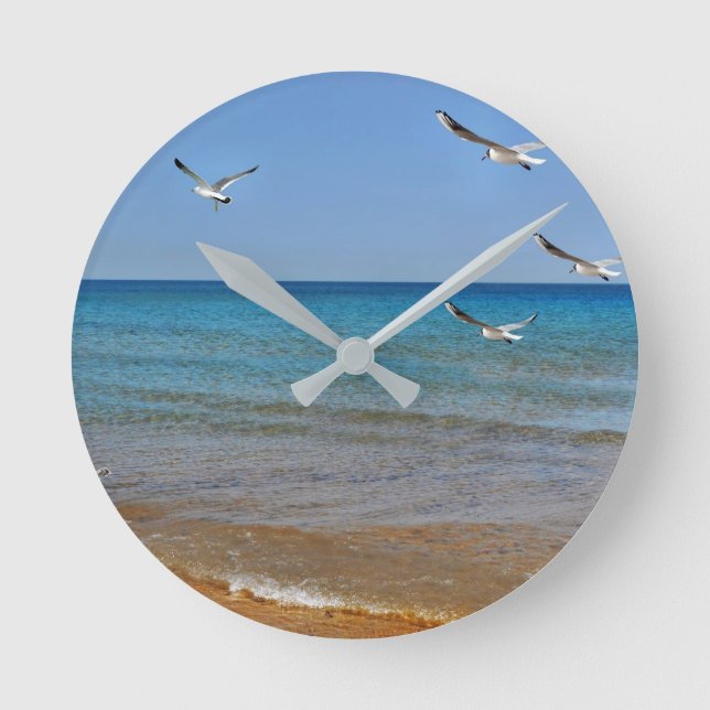 Beach and Seagulls Round Clock (Front)