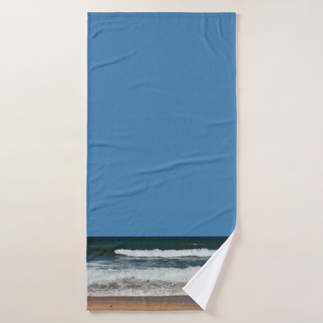 Beach Waves Sable Bord de mer Océan Bleu bleu ciel (Serviette de bain)