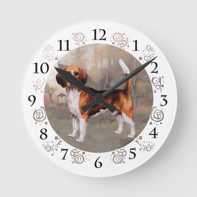 Beagle in Country Setting Round Clock (Front)