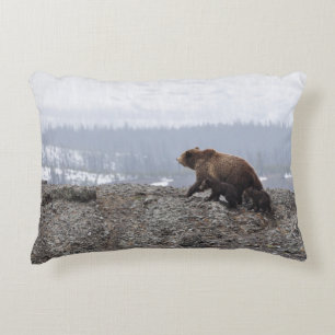 BEAR FAMILY IN YELLOWSTONE ACCENT PILLOW